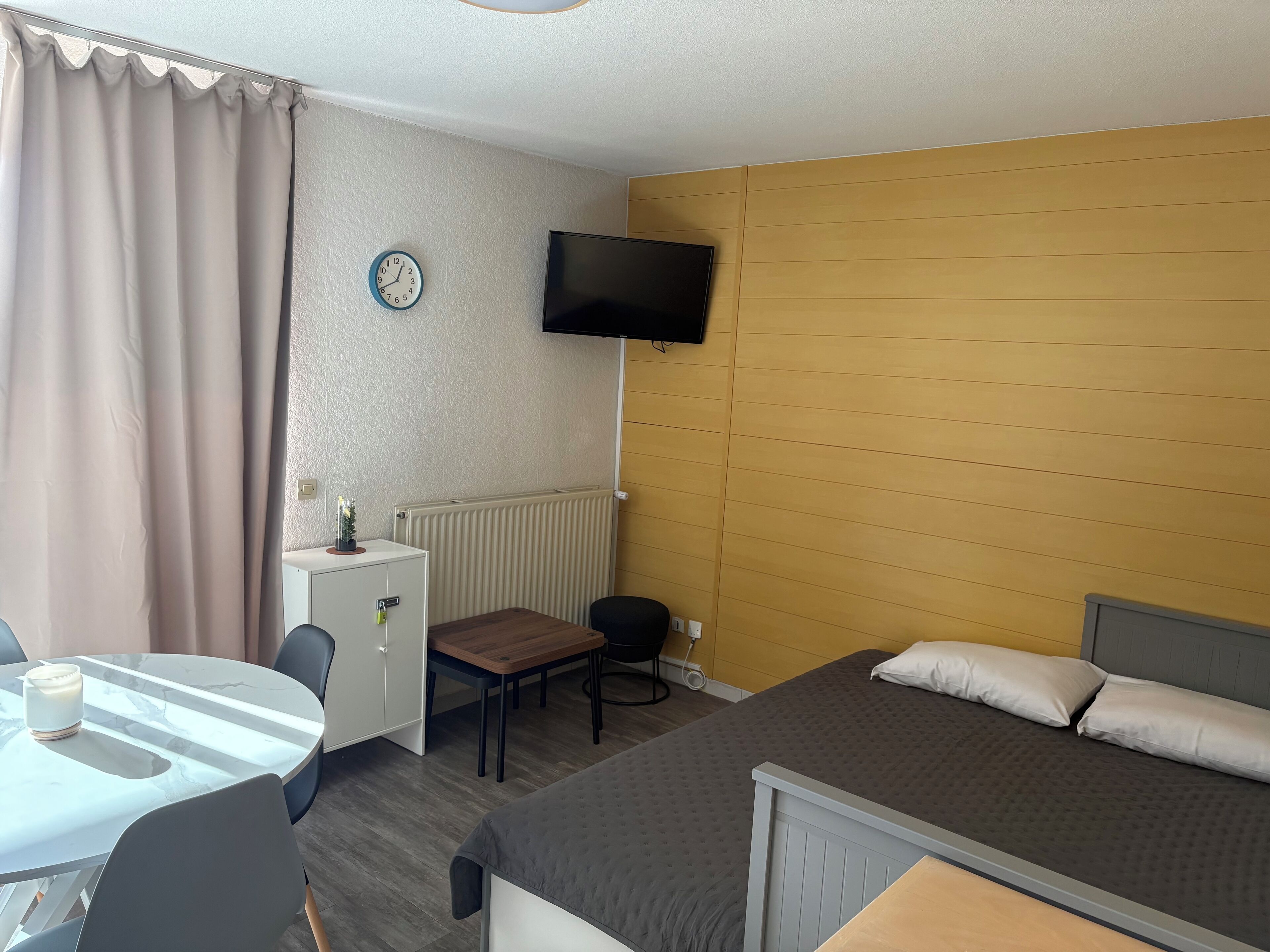 1 bedroom, iron/ironing board, free WiFi, bed sheets