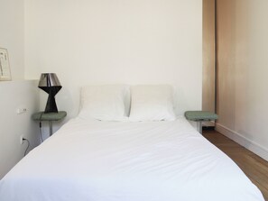 1 chambre, fer et planche à repasser, Wi-Fi, draps fournis