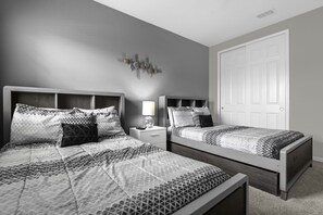 9 chambres, fer et planche à repasser, Wi-Fi, draps fournis