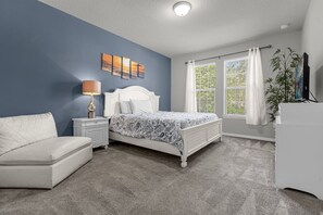 9 slaapkamers, een strijkplank/strijkijzer, wifi, beddengoed