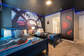 9 slaapkamers, een strijkplank/strijkijzer, wifi, beddengoed
