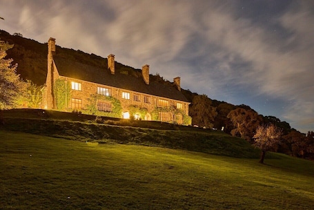 Exterior. Bossington Walkers Bunkhouse King