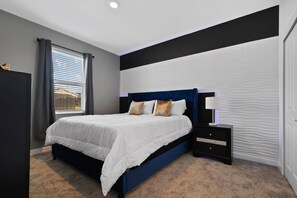 9 habitaciones, tabla de planchar con plancha, wifi y ropa de cama