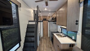 Fridge, microwave, oven, stovetop - 2 Bedroom FREE Boat ON CANAL fish out back and fire pit more FUR BABIES welcome (Satsuma)