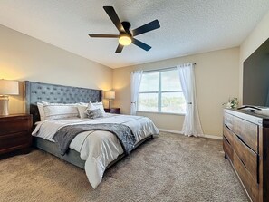 4 bedrooms, iron/ironing board, WiFi, bed sheets