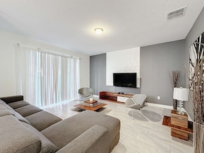 Smart TV - Last Minute Disney! Private Pool, Hot Tub, Game Room & Themed Bedrooms. Book Now! #133999 (Orlando)