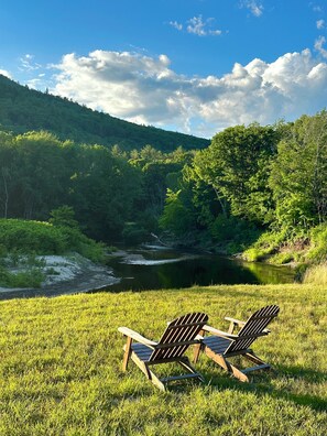 Property grounds - Elegant Riverfront house in Rumney with hot tub, outdoors, fitness equipment (Rumney)