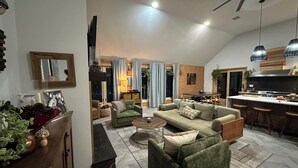 Unclassified image, 4 of 36, button - Elegant Riverfront house in Rumney with hot tub, outdoors, fitness equipment (Rumney)