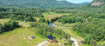 Elegant Riverfront house in Rumney with hot tub, outdoors, fitness equipment
