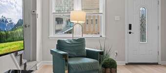 Stylish Modern Getaway Near Downtown City Center!