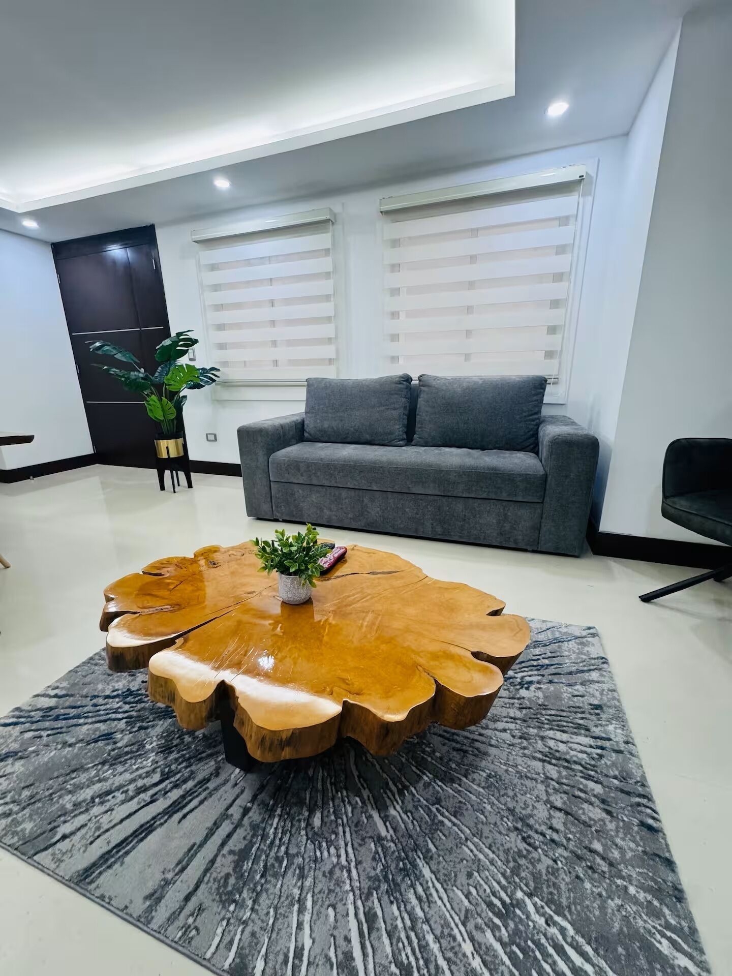 Departamento Confort, patio | Área de sala de estar | Televisión de pantalla plana de 32 pulgadas con canales digitales 