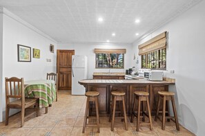 Breakfast area - 2-Bedroom House with Pool (Potrero)