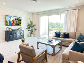 TV, mesa de pingue-pongue