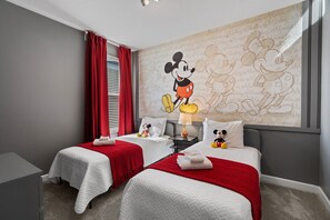 6 bedrooms, iron/ironing board, WiFi, bed sheets