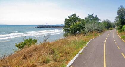 Charming 1-bedroom apartment in pleasant Burgas with AC, WiFi