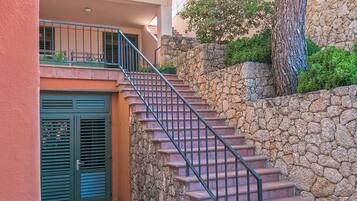 تفاصيل الفندق من الخارج