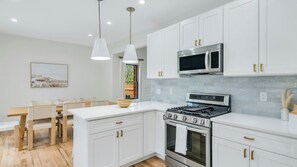 Microwave, oven, stovetop, coffee/tea maker - Beautiful Vacation Home in Hampton Bays walking distance to Peconic Bay Beaches! (Hampton Bays)