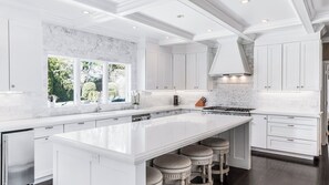 Microwave, oven, stovetop, coffee/tea maker - Luxurious Southampton Retreat with Private Pool and Pool House, Great for... (Southampton)