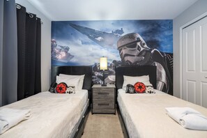 4 bedrooms, iron/ironing board, WiFi, bed sheets - Last Minute Disney Getaway! Private Pool & Themed Bedrooms. Book Now! #136419 (Orlando)
