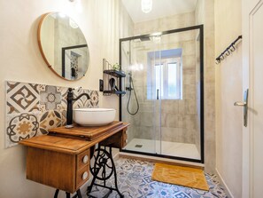 Shower, hair dryer, towels - Le Vintage ⭐️ ⭐️ ⭐️ ⭐️ (Metz)