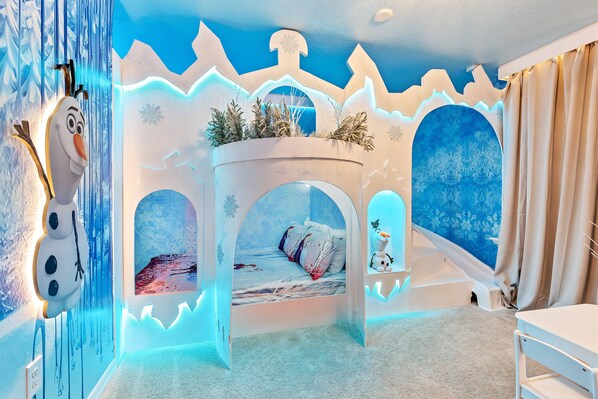 8 bedrooms, iron/ironing board, WiFi, bed sheets