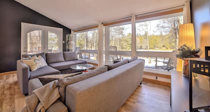 Chalet au bord de la rivière, spa, Wi-Fi, convivial pour détente en famille.