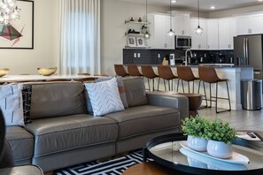 Smart TV - Last Minute Disney! Private Pool, Game Room & Themed Bedrooms. Book Now! #138045 (Orlando)