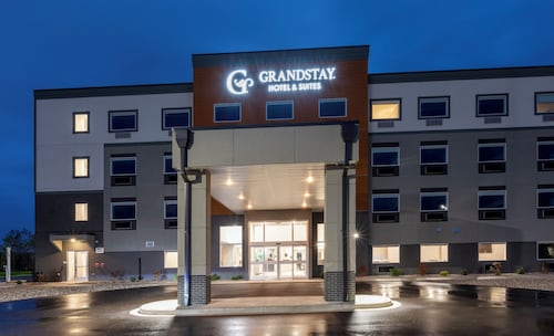 GrandStay Hotel & Suites Kaukauna
