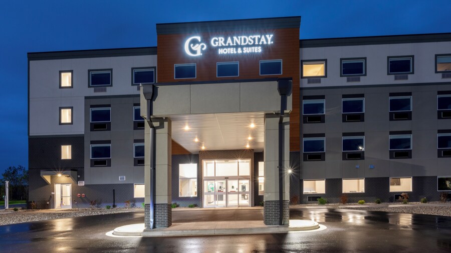 GrandStay Hotel & Suites Kaukauna