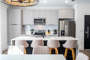 Fridge, microwave, oven, stovetop - Disney Getaway! Private Pool & Themed Bedrooms. Book Now! #DW49 (Orlando)