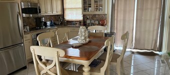 Montauk 3BR/2BA w/ Multi-Level Decks Near Beach