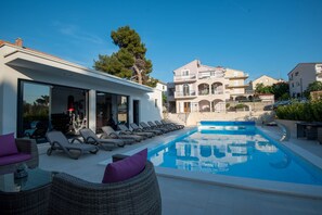 Piscine extérieure, piscine chauffée