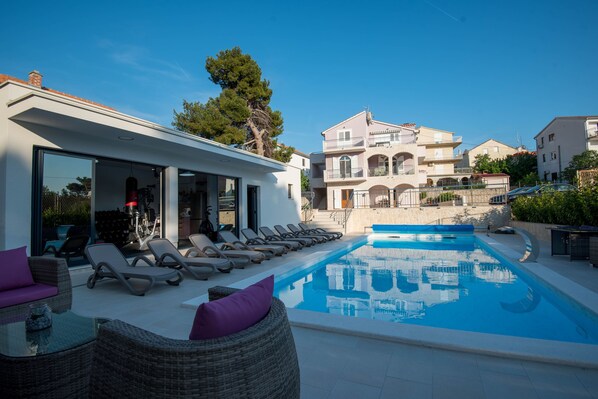 Outdoor pool, a heated pool