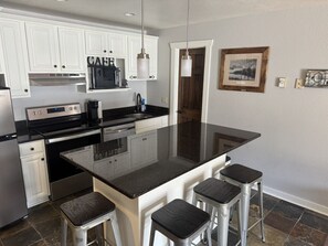 Fridge, microwave, oven, stovetop - The Powder Haven Chalet (Park City)