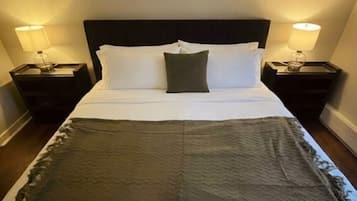 Een strijkplank/strijkijzer, gratis wifi, beddengoed