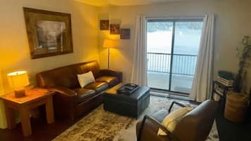 Smart-tv och eldstad