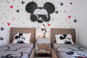 4 chambres, fer et planche à repasser, Wi-Fi, draps fournis