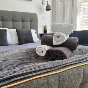 Fer et planche à repasser, Wi-Fi, draps fournis