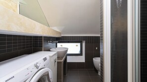 Departamento (1 Bedroom) | Baño | Regadera y bidet