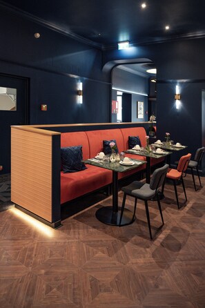 Daily buffet breakfast for a fee - hideauts hotels Villa R (Vienna)
