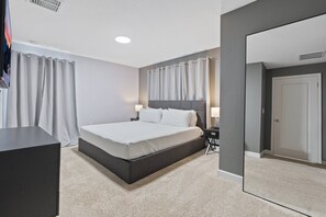 5 bedrooms, iron/ironing board, WiFi, bed sheets - Last Minute Disney Getaway! Private Pool & Themed Bedrooms. Book Now! #67019 (Orlando)