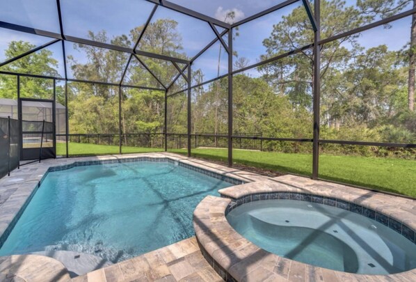 Beheizter Pool