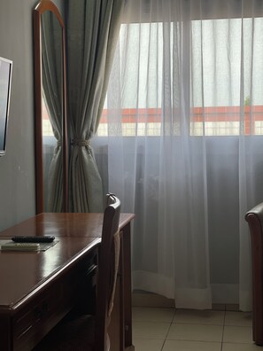 Doppia Deluxe | 1 camera, una scrivania, Wi-Fi gratuito
