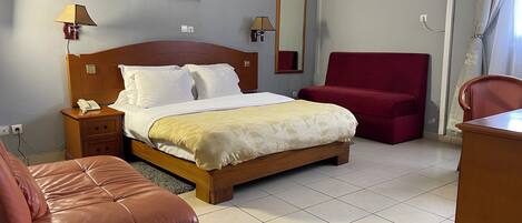 Junior Suite | 1 bedroom, desk, free WiFi