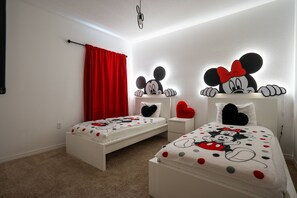 7 bedrooms, iron/ironing board, WiFi, bed sheets