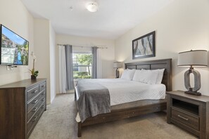 3 habitaciones, tabla de planchar con plancha, wifi y ropa de cama 