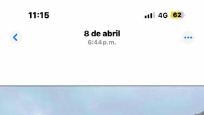 A wooden house with a tiled entrance and a small porch. - Lovely cabin with WiFi in charming Circasia (Circasia)