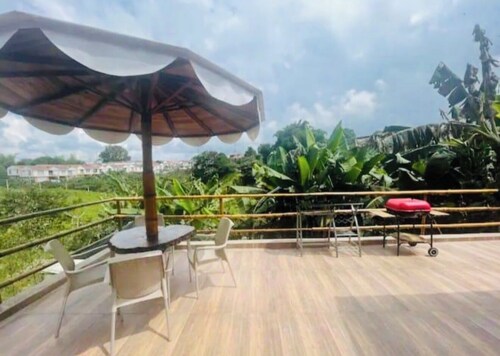 Lovely cabin with WiFi in charming Circasia