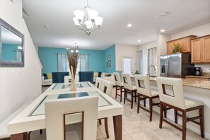 Dining - Last Minute Disney Getaway! Townhouse with Private Pool. Book Now! #91169 (Orlando)