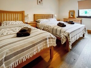 3 bedrooms, free WiFi, bed sheets